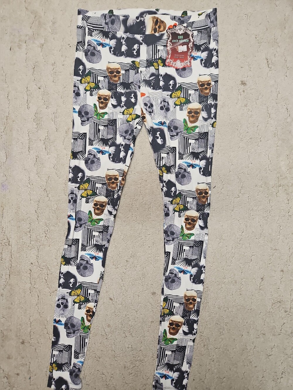 End Green Skull & Butterfly Leggings Size Large Fits Like Medium